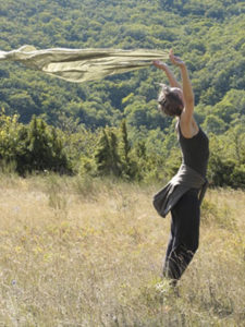 formation neurosciences, neurodanse, accomapgnement solo entrepreneur, life art process, art thérapie, danse thérapie, formation cerveau, processus de changement, Intermodalité artistique la nature - Béatrice Maine