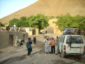 Passage du bus tant attendu, nord Afghanistan, juillet 2007