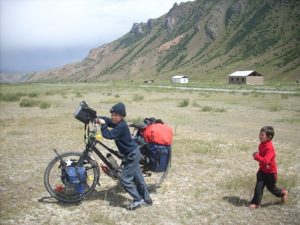 mémoire de son futur, tour du monde à vélo, croissance professionnelle, choix, engagement